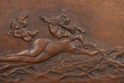 Coffret en bois sculpté à décor de Vénus...