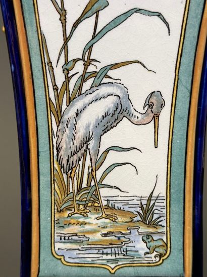 SARREGUEMINES. 
Paire de vases pagodes en...