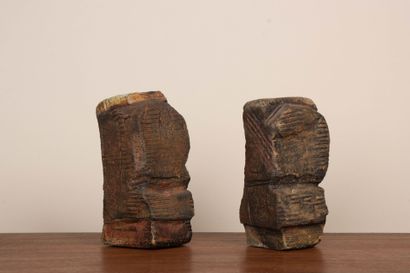 LA BORNE.
Stoneware sculptures symbolizing...