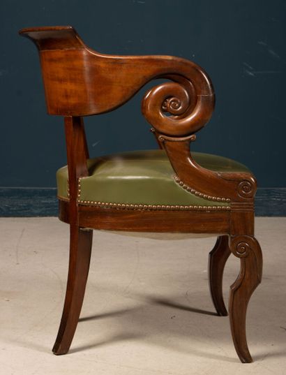 Fauteuil de bureau en acajou de Cuba.
Epoque...
