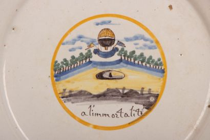 NEVERS fin XVII°
Assiette en faïence à décor...