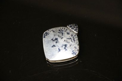 BOUCHERON Paris
Rare briquet à mèche en argent...