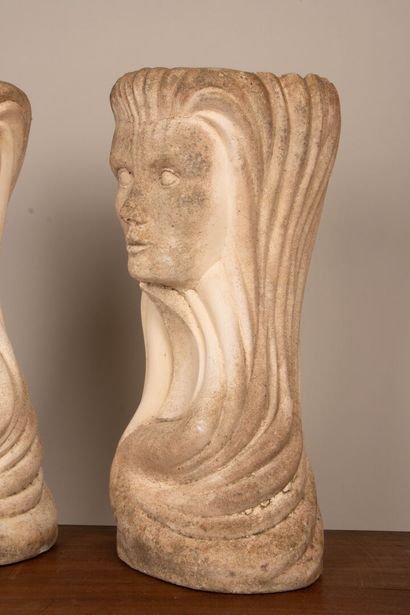 Paire de bustes de femmes formant jardinières,...