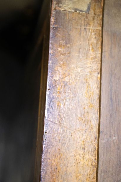 Secrétaire droit en marqueterie de bois de...