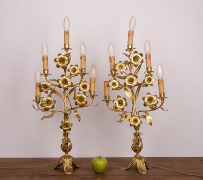 Paire de candélabres d'église à cinq lumières...