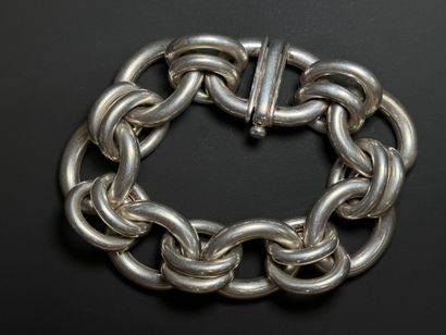 CLIO BLUE Wide-mesh bracelet in silver 925°/00.
L:...