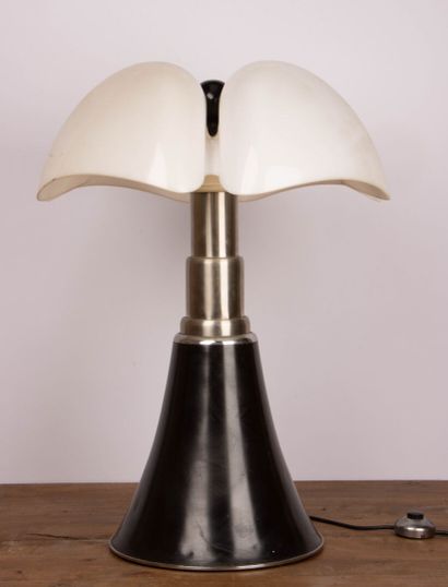 Gae AULENTI MARTINELLI LUCE. 
Pipistrello....