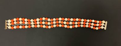 Bracelet with three rows of cultured pearls...