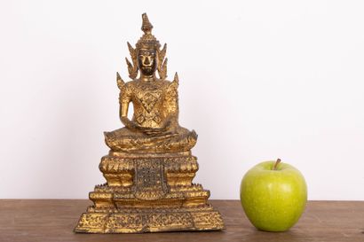 THAILANDE
Bouddha en bronze laqué et doré...