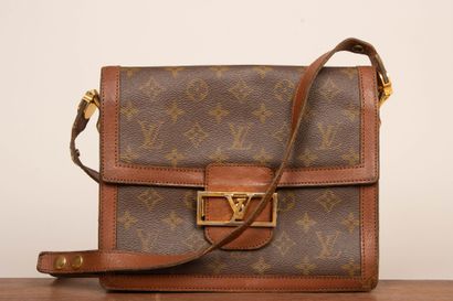 LOUIS VUITTON. 
Dauphine