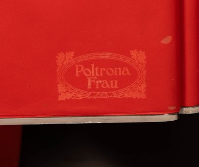 POLTRONA FRAU - 
Paire de fauteuils en cuir...