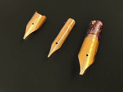 Three feathers in 750°/00 gold.
Weight: 1.21...