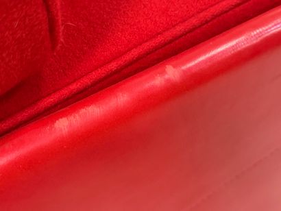 POLTRONA FRAU - 
Paire de fauteuils en cuir...