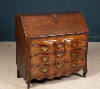 Commode scriban en acajou mouluré, à abattant...