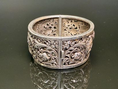 COUQUAUX Joaillier
Bracelet rigide et articulé...