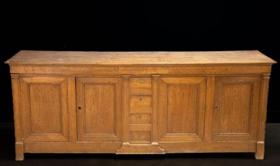 Buffet en enfilade en chêne mouluré
XIX°...