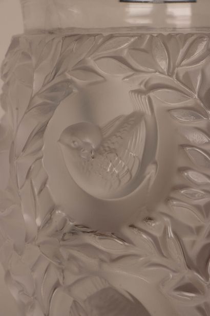LALIQUE France.
Vase, modèle 