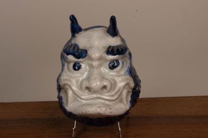 CHINE. 
Large coupelle circulaire en porcelaine...