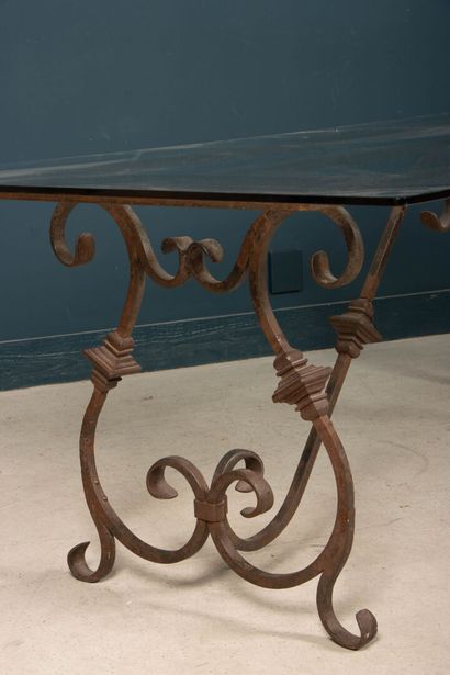 Grande table de salle à manger, piètement...