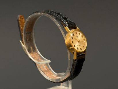 LIP lady's watch, gold case.
750°/00 gold.
Leather...