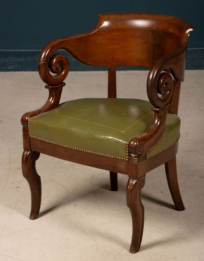 Fauteuil de bureau en acajou de Cuba.
Epoque...
