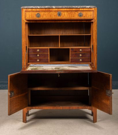 Secrétaire droit en marqueterie de bois de...