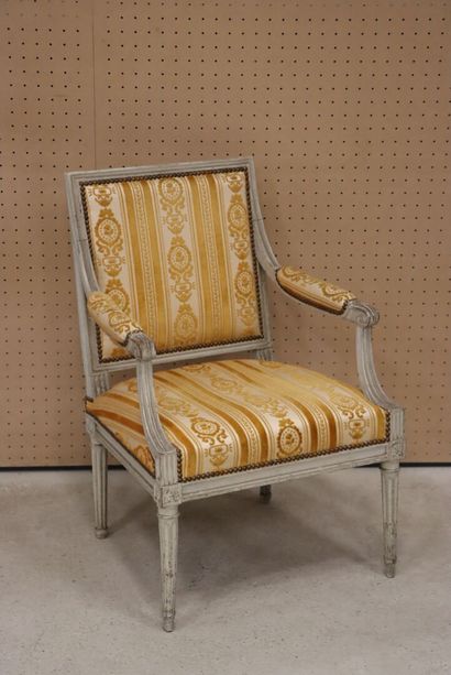 Fauteuil dossier carré à la Reine
Epoque...