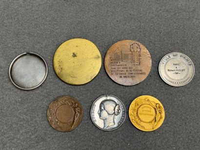 Ensemble de 6 médailles en bronze.
D: 5 à...