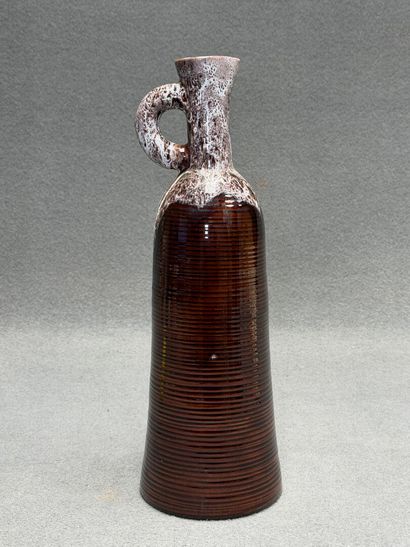 ACCOLAY 
Bouteille en céramique émaillée....