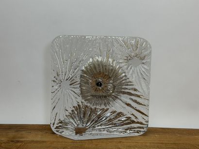 DAUM
Pendule de table en cristal 22 x 22...
