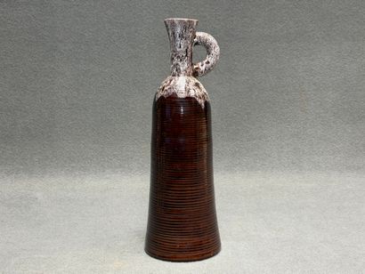 ACCOLAY 
Bouteille en céramique émaillée....