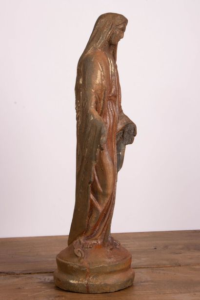 Vierge.
Statuette en fonte
H. :59 cm.