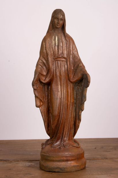 Vierge.
Statuette en fonte
H. :59 cm.