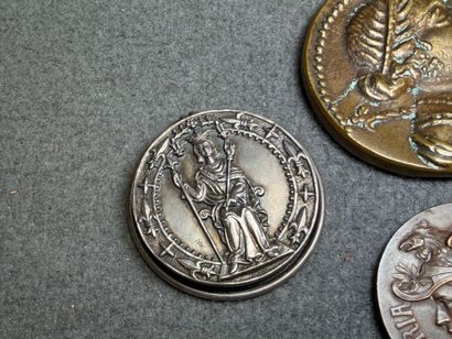 Ensemble de 6 médailles en bronze.
D: 5 à...