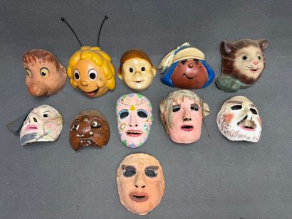 Collection de masques:
- 3 masques enfantins...