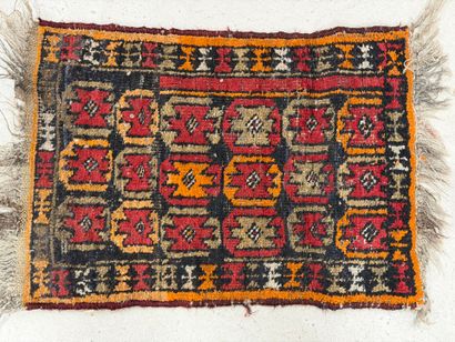 Petit tapis. 
60 x 40 cm.
