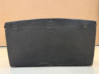 Malle de coffre de voiture ancienne.
50 x...
