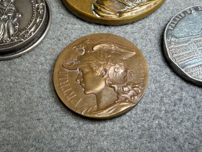 Ensemble de 6 médailles en bronze.
D: 5 à...
