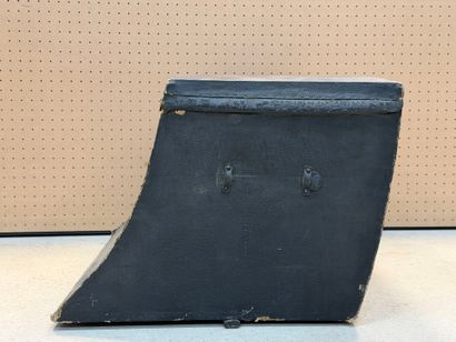 Malle de coffre de voiture ancienne.
50 x...