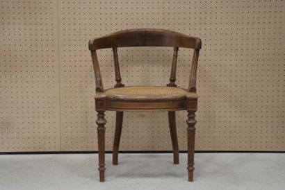 Fauteuil de bureau, assise cannée. 
H. :...