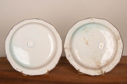 Italie XIX°
Deux assiettes en faïence chantournée...