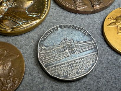 Ensemble de 6 médailles en bronze.
D: 5 à...