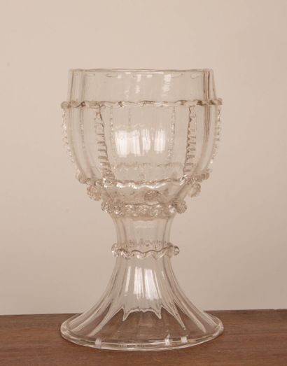 Verre Römer à décor en application
Hollande...