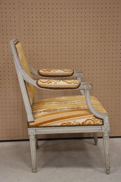 Fauteuil dossier carré à la Reine
Epoque...