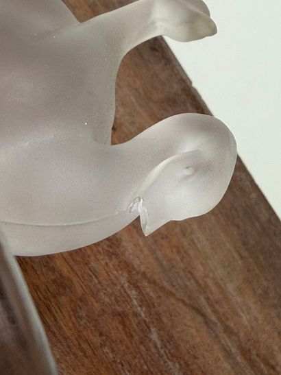 LALIQUE France
Deux baguiers Cygnes en cristal...