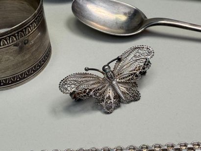 Lot d'argent comprenant
- un bracelet 925°/00...