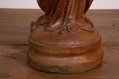 Vierge.
Statuette en fonte
H. :59 cm.