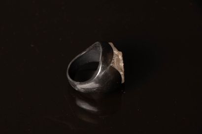LALIQUE France
Bague en résine et bas-relief...