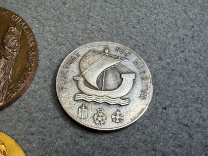Ensemble de 6 médailles en bronze.
D: 5 à...