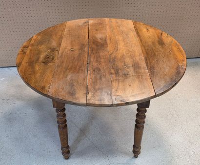 Table à volets
H: 72 x 119 x 65 cm
H: 72...